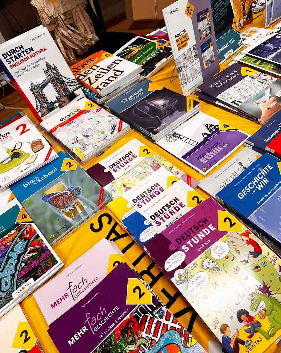 Buechertisch VERITAS-Büchertisch